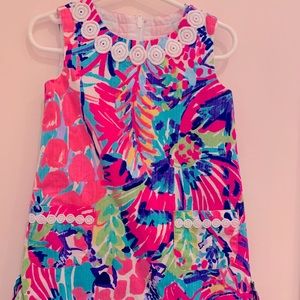 Adorable Lilly Pulitzer dress size 2!